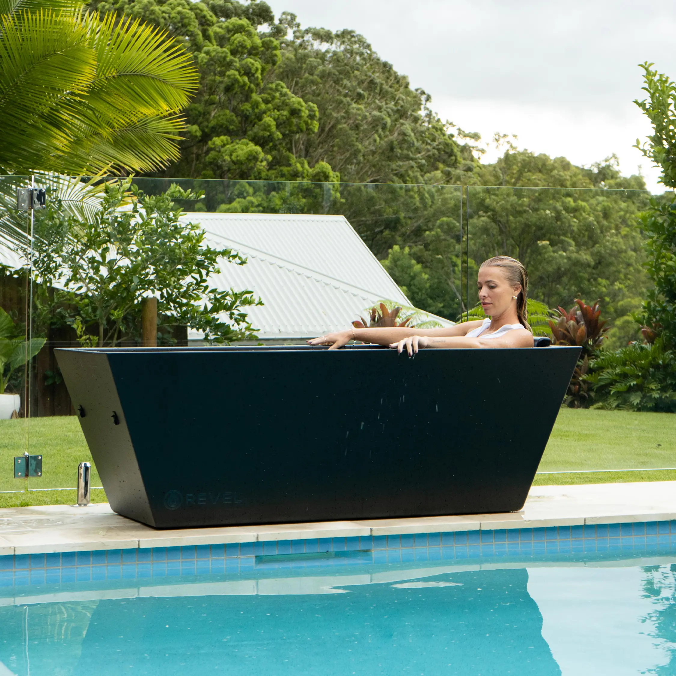 Revel Edur - Noir Ice Bath Includes Chiller - Image 4