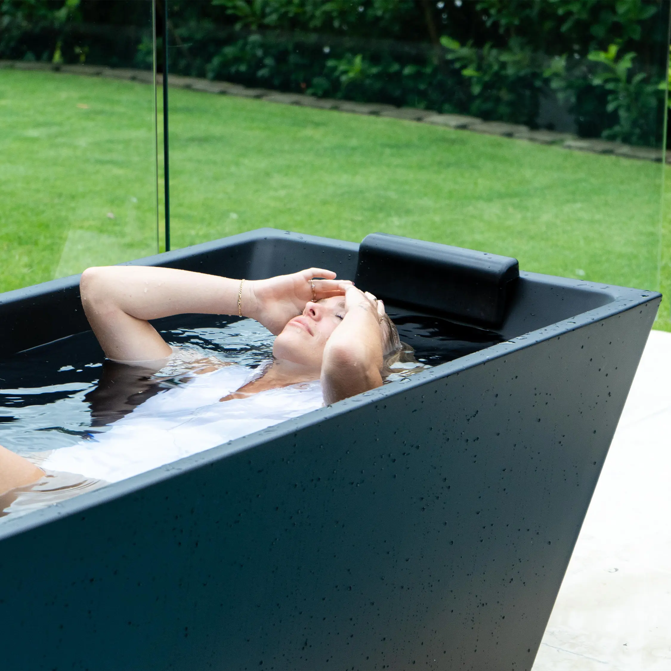 Revel Edur - Noir Ice Bath Includes Chiller - Image 8
