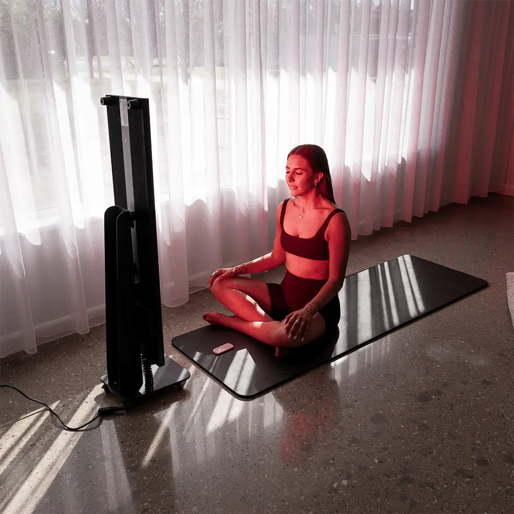 Revel Helio Red Light & Stand - Image 12